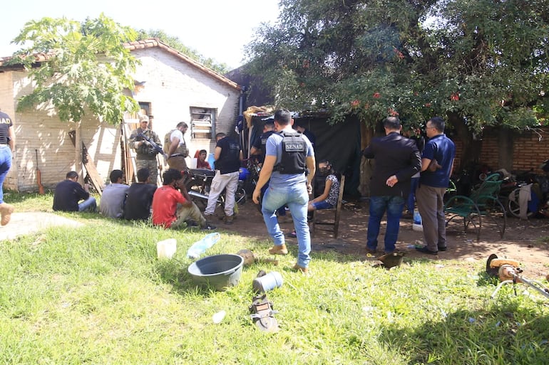 La vivienda allanada servía de aguantadero a adictos.