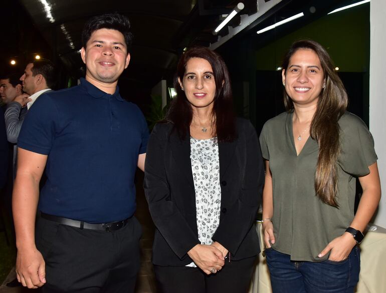 Jorge Espínola, Ana Quevedo y Lorena Soto.