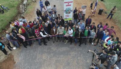 Inauguración de empedrado en Capiatá.