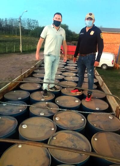 Los 200 tambores debían ser cruzados a Bolivia, para elaborar cocaína.