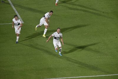 Comienza el festejo de Fernando Cardozo y Olimpia después del tercero en el Defensores