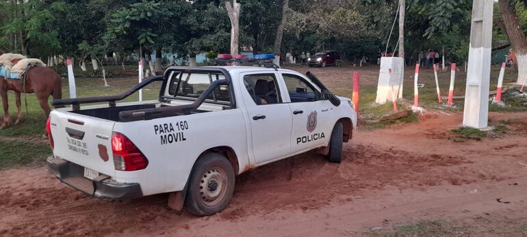 El Sub Comisario José Haifuch al momento que llega en el lugar de los hechos pero el diputado le pidió que se retire.