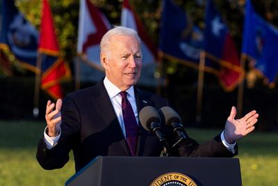 Biden se apunta un tanto con la firma de histórico plan de infraestructuras