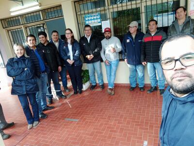 Funcionarios de Ande se manifiestan en Ayolas.