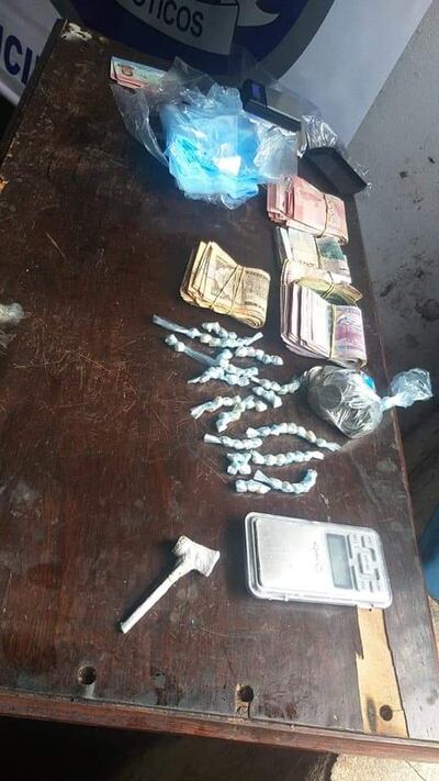 Algunas de las evidencias incautadas en Luque.