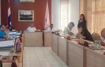 Concejales liberales rechazaron balance del intendente colorado, Horacio Fernández, por tener varias irregularidades.