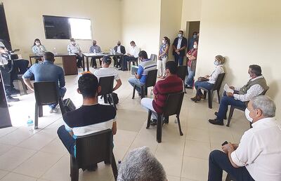 Productores se reunieron la semana pasada con autoridades del MAG y con la  unidad anticontrabando para exponer sus inquietudes y anuncian medidas para esta semana.