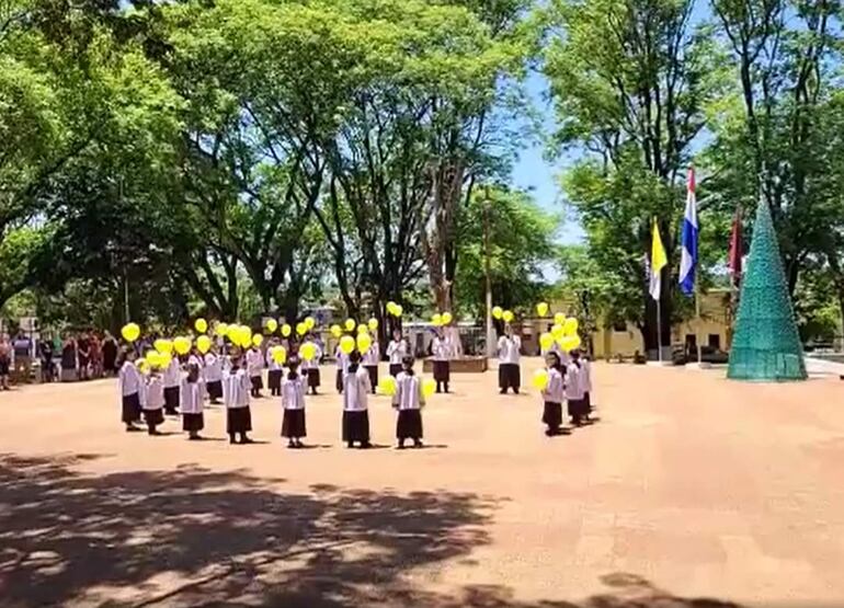 un grupo de monaguillos de la Parroquia Dulce Nombre de Jesús