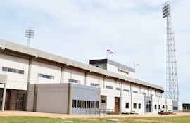 Así se hace ver la fachada estadio de la Liga Encarnacena de Fútbol (LEF), que amplía la capacidad a 16.000 aficionados.