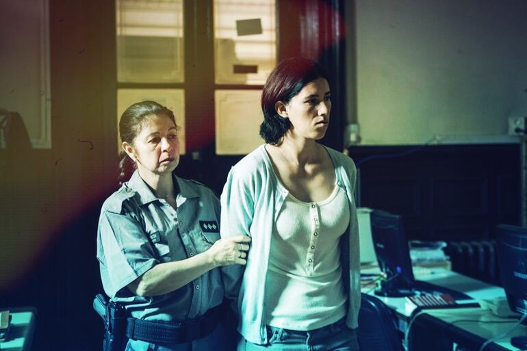 Yanina Ávila como Gladys.