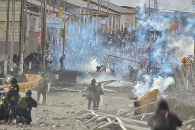 Manifestaciones en Arequipa, Perú, que exige la renuncia de la presidenta Dina Boluarte, quien asumió la presidencia tras la salida de Pedro Castillo. (AFP)