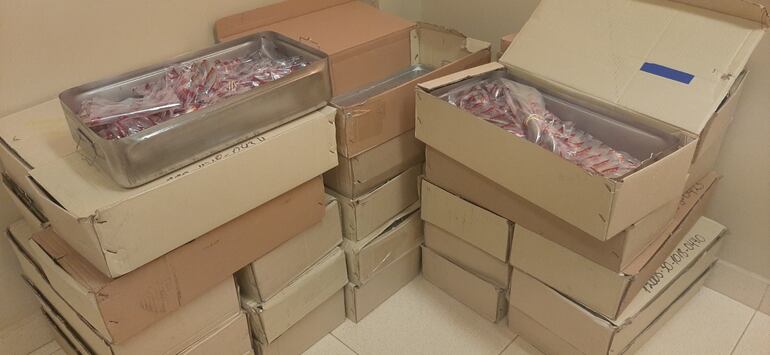 Las 30 cajas fueron distribuidas en los 9 quirófanos con los que cuenta el nosocomio.