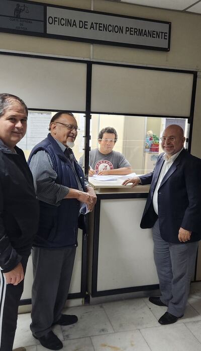 Los abogados patrocinantes presentaron la acción de inconstitucionalidad promovida por el Partido Liberal.