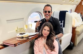 Nadia Ferreira en la previa de su cumple con su enamorado Marc Anthony, en el jet privado del cantante.