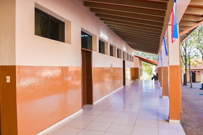 El pabellón refaccionado de una escuela que fue habilitado este lunes en Presidente Franco.