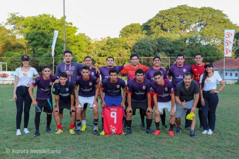 Integrantes del equipo de Mercurio, campeón en la categoría juvenil del torneo en San Antonio.