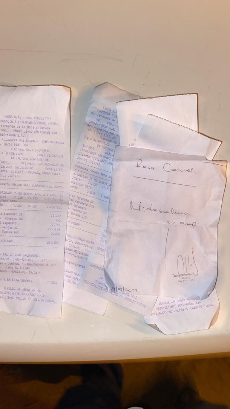 Factura de lo que los familiares ya gastaron y la receta.