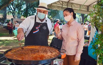 Guiso carretero cuyos ingredientes son cecina (carne deshidratada), arroz y verduras, presentado en San Ignacio.