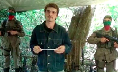 Franz Wiebe Boschman lee un mensaje durante su secuestro que se prolongó por 214 días entre los años 2016 y 2017 en el norte del país. El joven identificó a Genaro Meza.