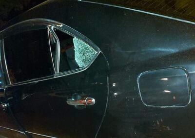 El niño se desestabilizó con la maniobra brusca y terminó impactando la cabeza contra el marco de la ventanilla, lo que le causó la muerte.