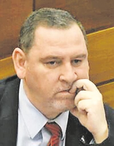 El procesado senador Javier Zacarías Irún (ANR, cartista) presentó renuncia como representante suplente ante el Jurado.