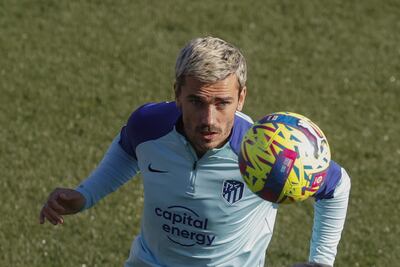 El delantero francés del Atlético de Madrid Antoine Griezmann  durante el entrenamiento de ayer.