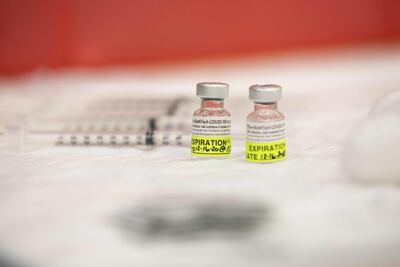 La vacuna de Pfizer-BioNtech ya está siendo aplicada en Estados Unidos y otros países.