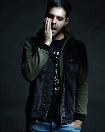 Ale Frontanilla encabeza el grupo Ale y los Lilas, que el viernes último estrenó “Volver a empezar”.