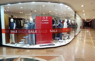 En un ambiente seguro y  confortable, hoy festeja sus 18 años el Shopping Zuni,  una tradición en el Este del país.