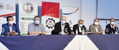 Jorge Figueredo, Hector Cristaldo, Beltrán Macchi, Luis Villasanti, Gustavo Volpe y Jaime Egüez, ayer en el Carmelitas Center (i a d).