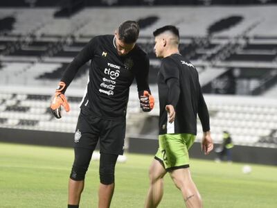Gastón Olveira (i) seguirá en Olimpia, así como Alfredo Aguilar (d).