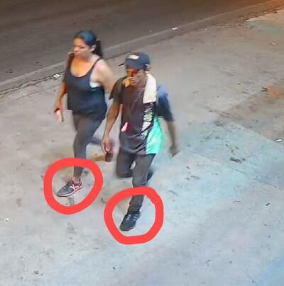 Captura de video de circuito cerrado que permitió identificar a los supuestos ladrones luego de asaltar a una mujer en San Lorenzo.