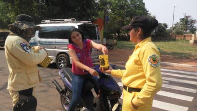 La ciudadanía puede realizar sus aportes con los bomberos que están apostados en las calles.