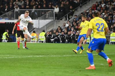 Bombazo del alemán Toni Kroos para anotar el segundo gol del Real Madrid ante Cádiz.