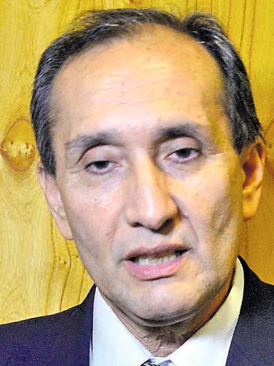 Senador  Eusebio Ramón Ayala (PLRA, independiente). Defendió su postura contra otro desafuero a ZI.