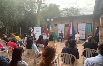 La entrega del telecentro se realizó esta mañana en el local del Centro Regional de la Mujer en Filadelfia.