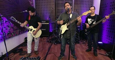 Con un sonido bien rockero, De la Piedra estrenó la canción “Dos lingotes” en las plataformas.