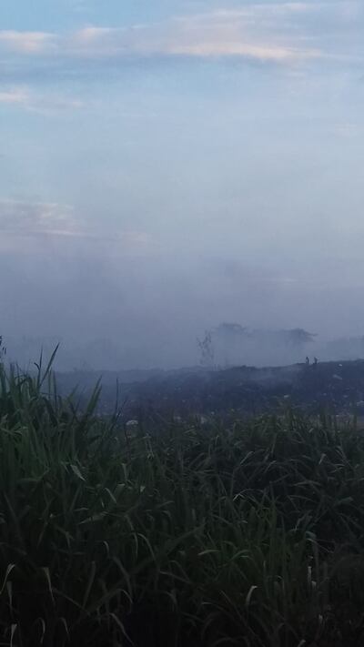 El humo de un incendio en el vertedero llego a varias comunidades rurales.