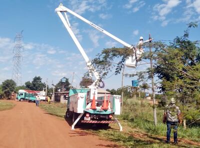 Funcionarios de ANDE desactivaron 120 conexiones irregulares.