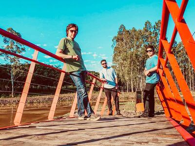 Supernova, de Villarrica, interpreta la canción “Quizás porque”.