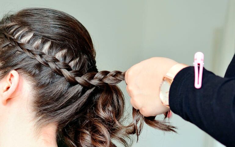 Las trenzas  son  muy prácticas para cualquier tipo de  ocasión, pues no se escapa un solo pelo. Foto: Pixabay.