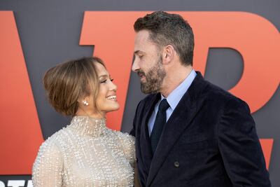 ¡Enamorados! La actriz y cantante estadounidense Jennifer López y el actor Ben Affleck asistieron al estreno de Air, en el Regency Village Theatre de Los Ángeles, California.