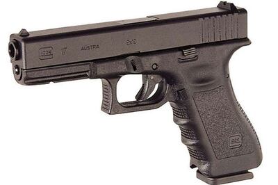 El arma sustraída es de la marcha Glock, modelo 17, calibre 9 mm, propiedad de la Policía Nacional, según el reporte oficial.