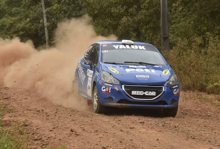Fabrizio Yaluk y Fabián Cretu (Peugeot 208 Rally2) están segundos en la general F2.