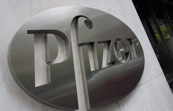 Logo de Pfizer, en sus oficinas de Nueva York.