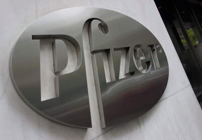 Logo de Pfizer, en sus oficinas de Nueva York.