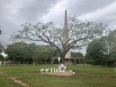 Un pesebre fue ubicado debajo de uno de los árboles a metros del Monumento al Indio que fue instalado hace 59 años en el predio municipal que tiene seis hectáreas.