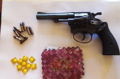 Evidencia incautada de poder del detenido.