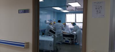 En los hospitales de atención a enfermos con COVID-19 comenzaron a liberarse levemente y de forma sostenida.