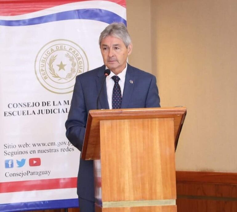 Dr. José Agustín Fernández Rodríguez expuso en las audiencias públicas para la Corte Suprema. 
